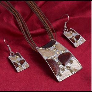Brown geometric necklace & earrings